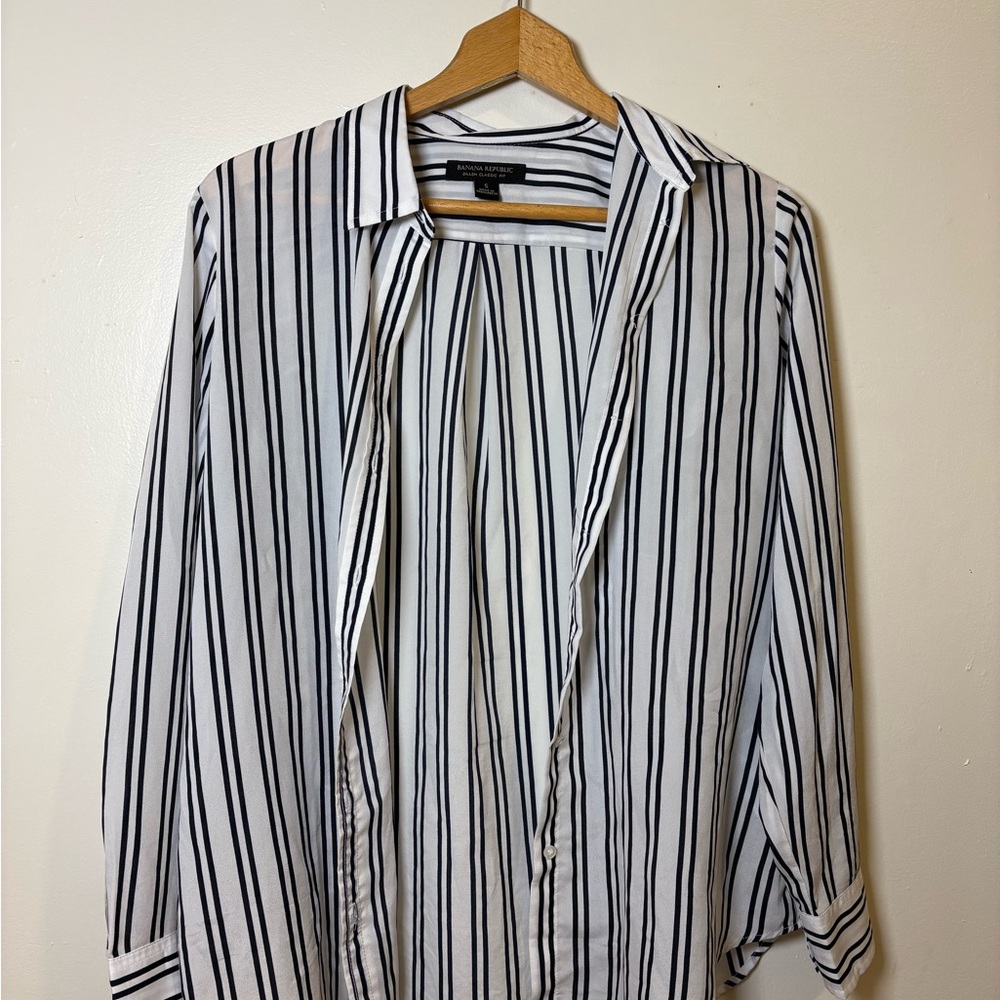 Banana Republic Black and White Striped Button Down Shirt S